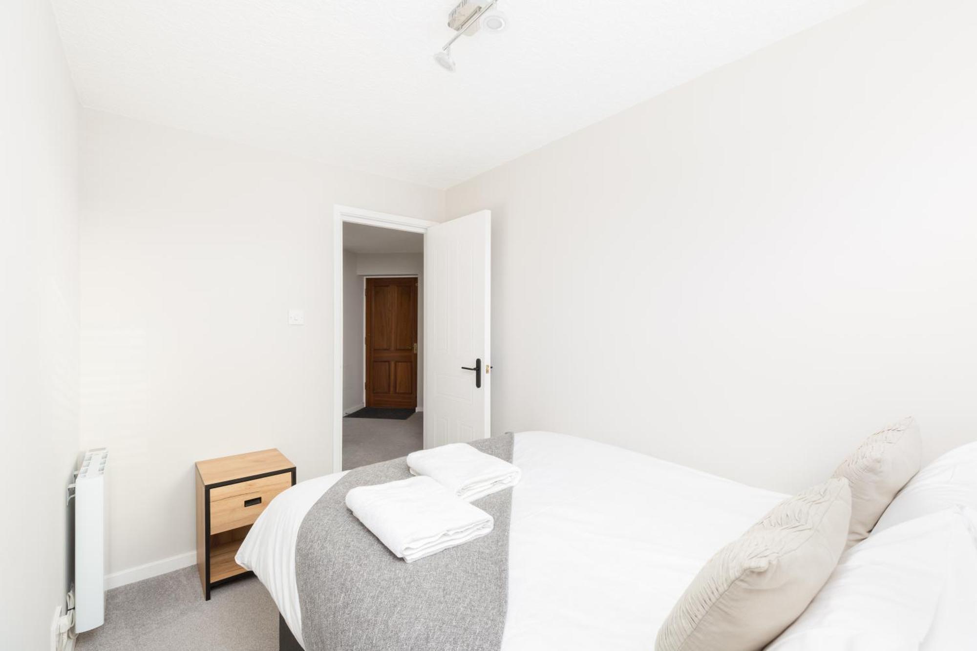 Appartamento Modern 2-bedroom With Free Parking In
