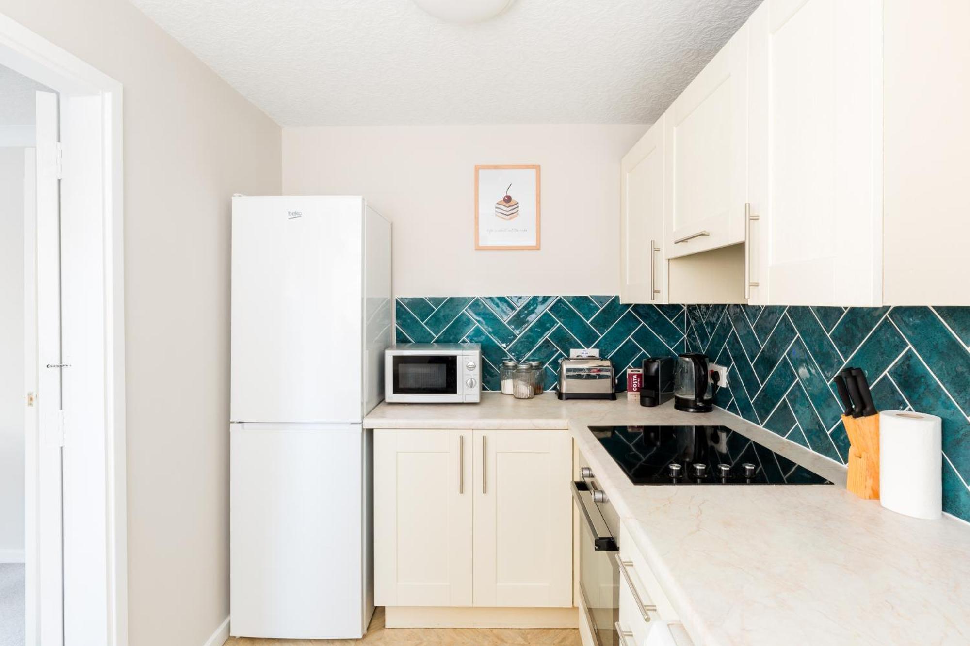 Modern 2-bedroom With Free Parking In *
