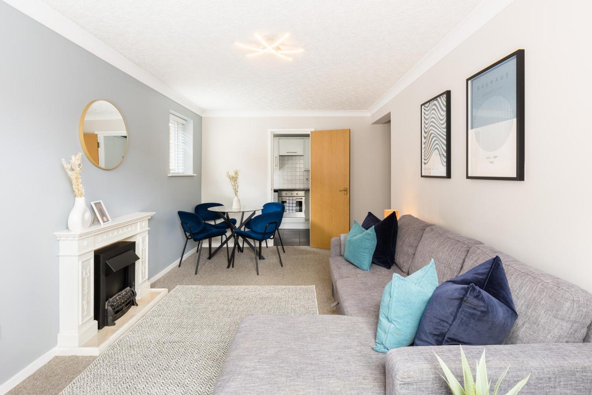 Appartamento Modern 2-bedroom With Free Parking In