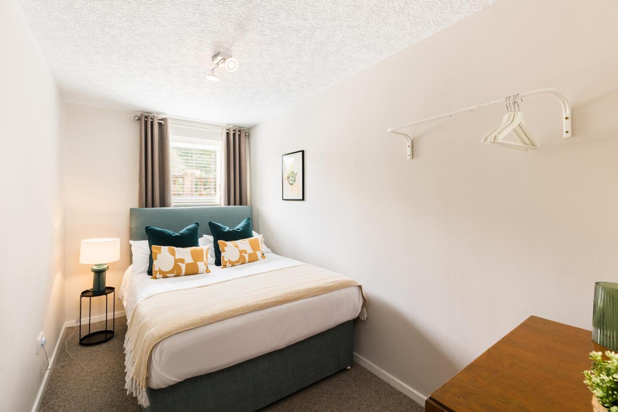 Modern 2-bedroom With Free Parking In Leamington Spa
