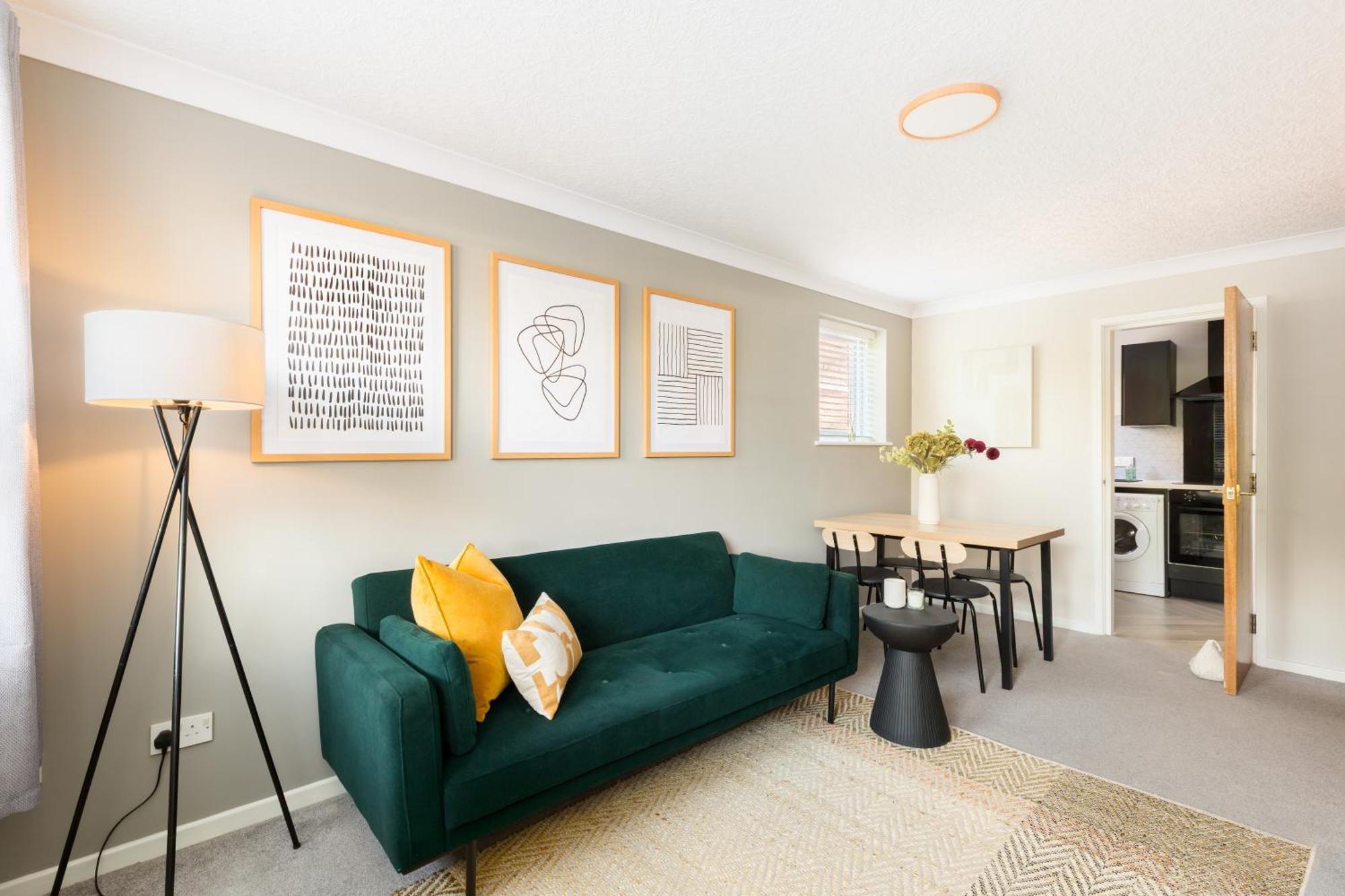 Modern 2-bedroom With Free Parking In * Leamington Spa