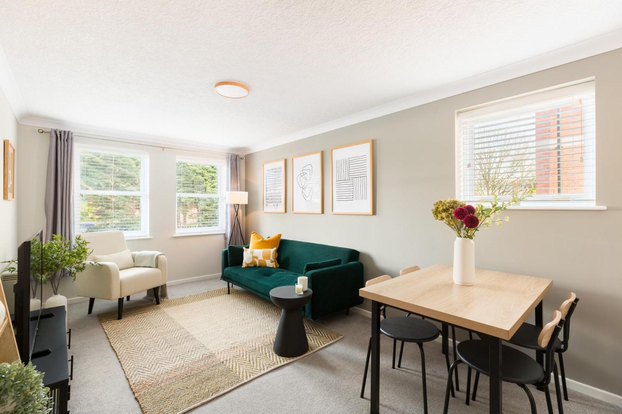 Appartamento Modern 2-bedroom With Free Parking In