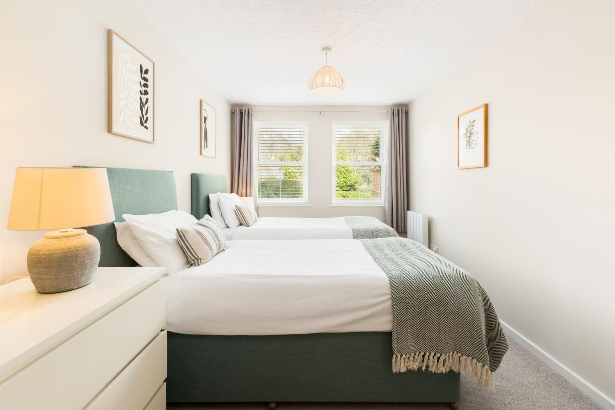 Modern 2-bedroom With Free Parking In Appartamento Leamington Spa