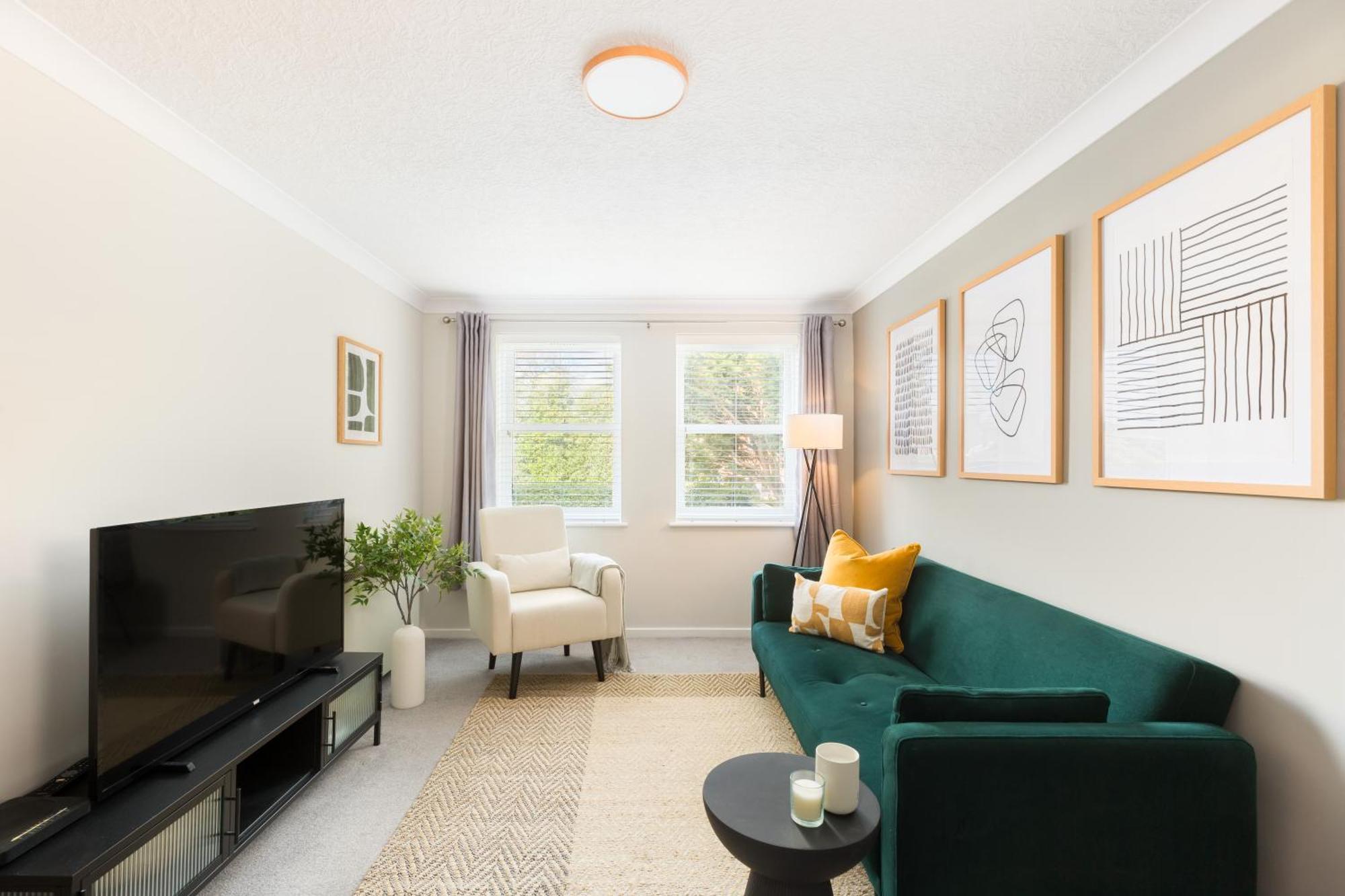 Modern 2-bedroom With Free Parking In Appartamento